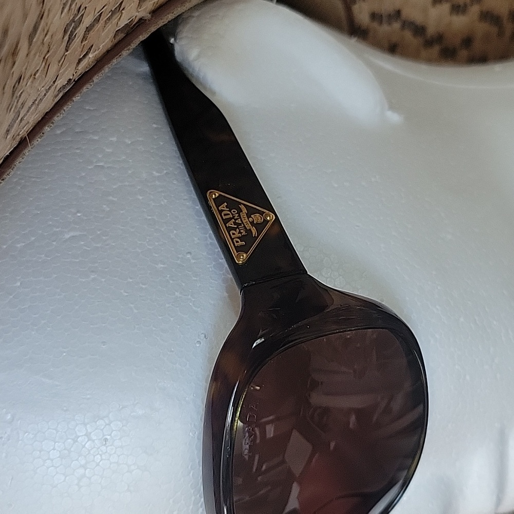 Prada Small 130 🕶 sunglasses - Picture 7 of 14
